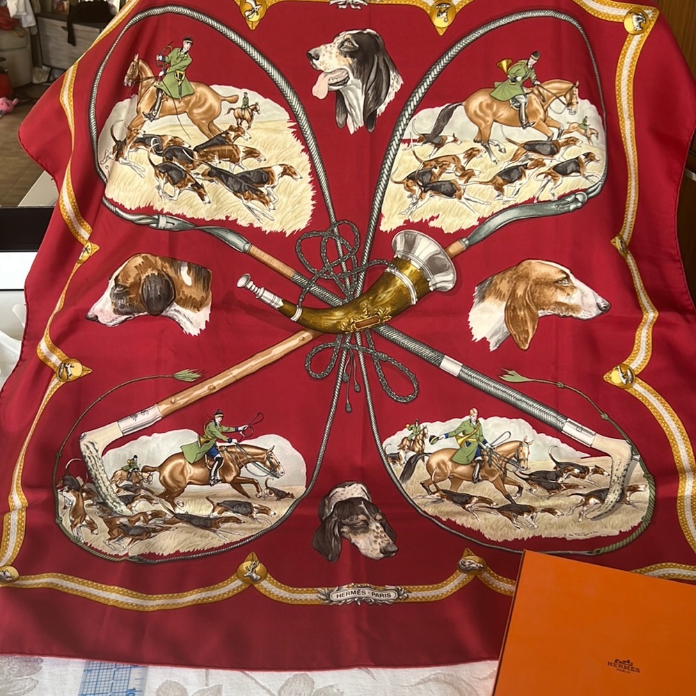 Hermes 1979 Le Laisser Courre Silk Scarf with box